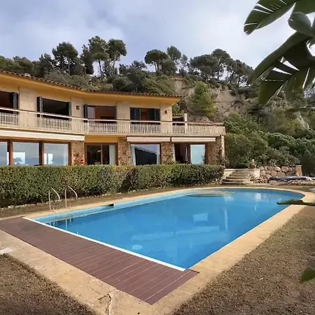 Casa Solitude